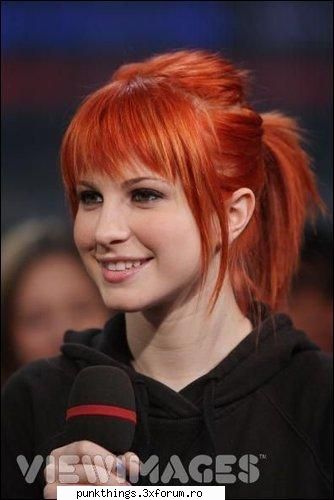 vreau si eu par roscat  =(  =(  =( paramore